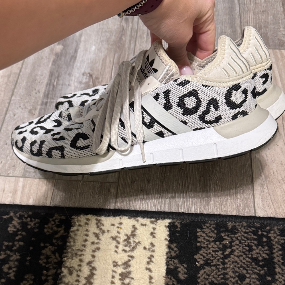 Adidas Women's Sneakers with Leopard Pattern - Black and White - Picture 7 of 7
